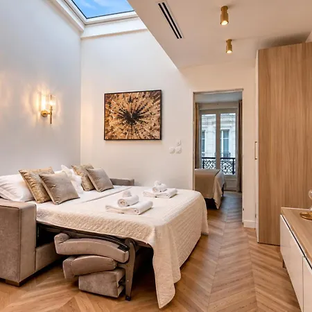 Champs-elysees Luxury - 2 Bd - Apartment